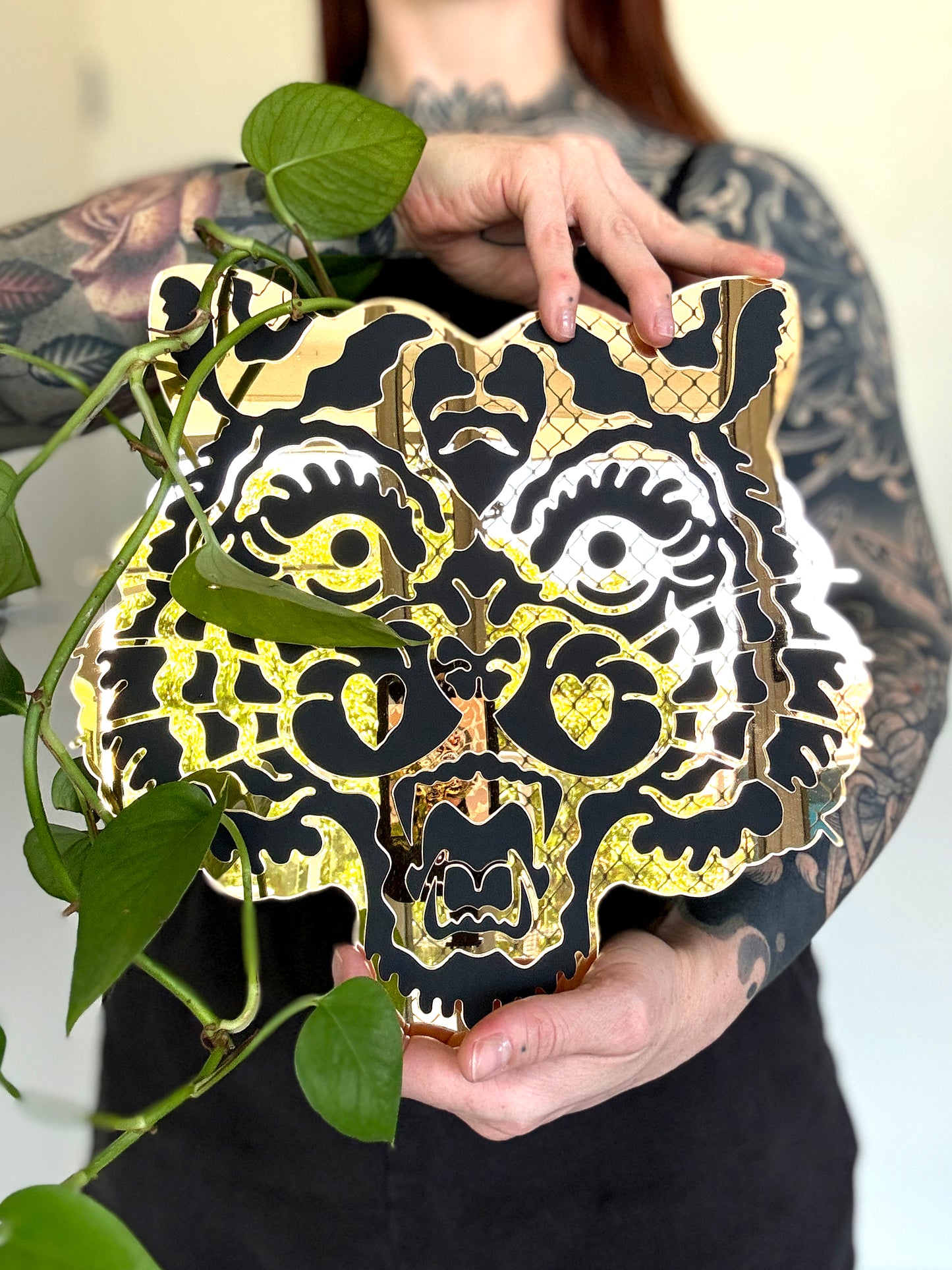 Tiger Vase (Black/Gold)