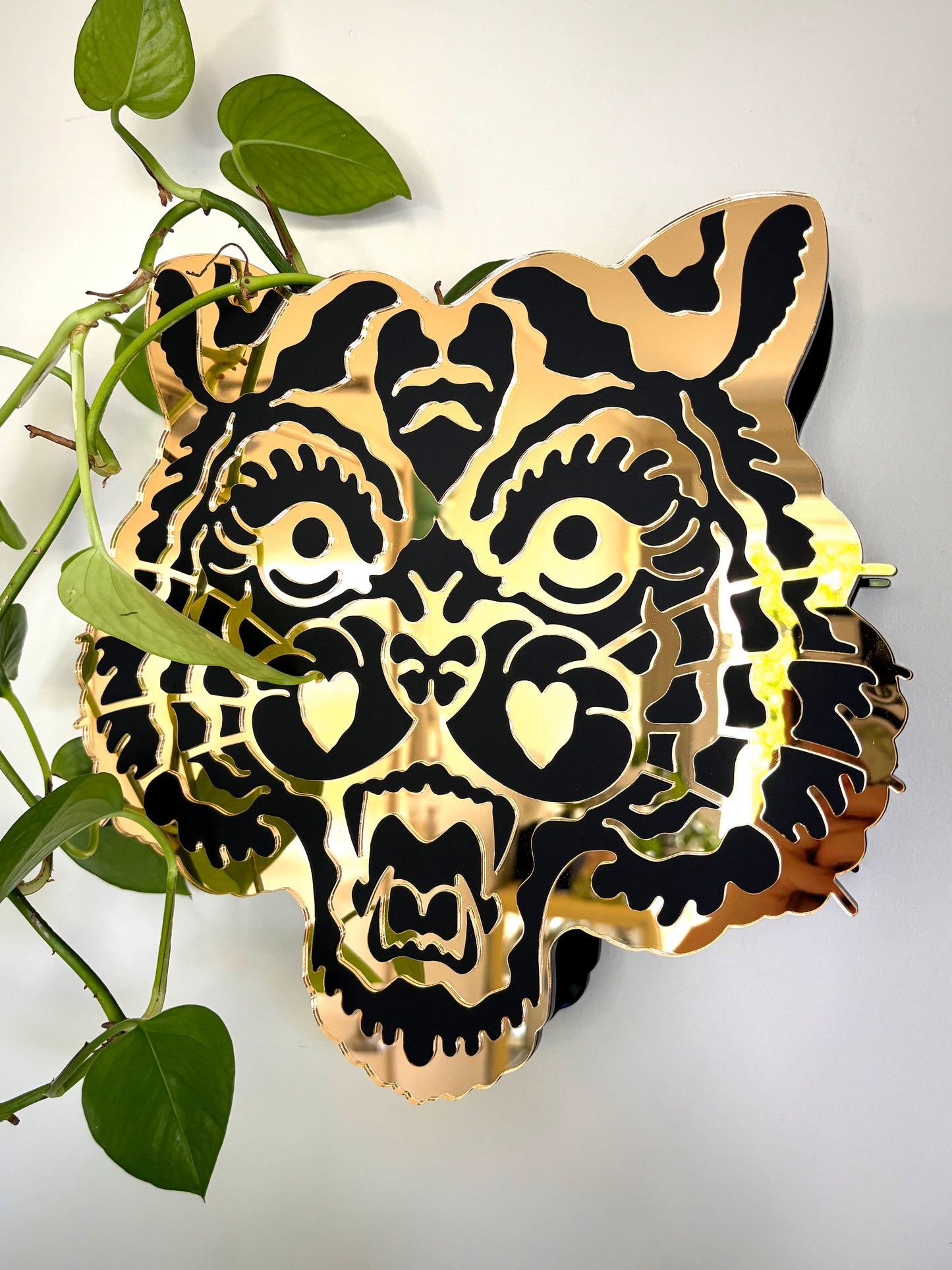 Tiger Vase (Black/Gold)