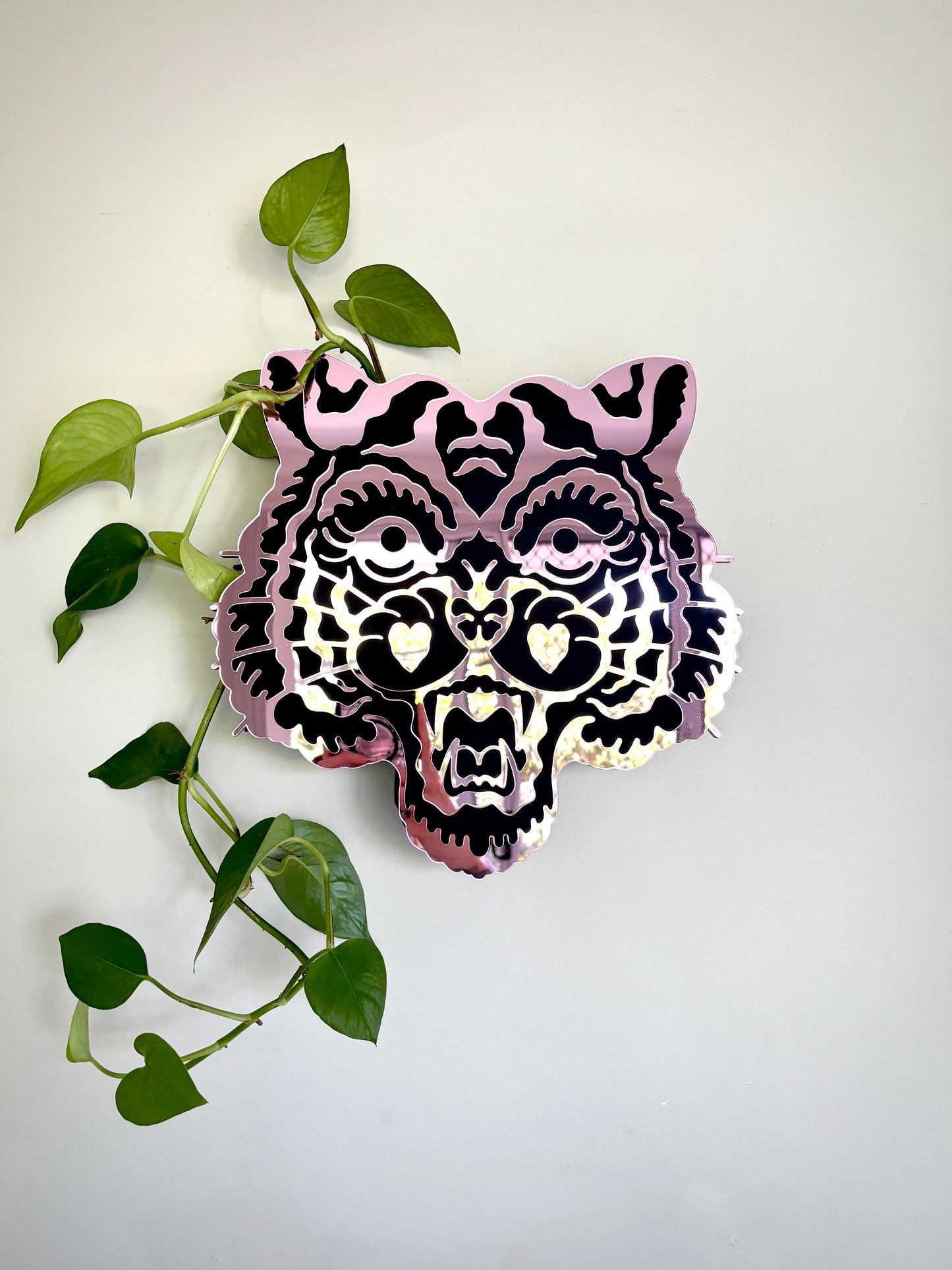 Tiger Vase (Black/Pink)