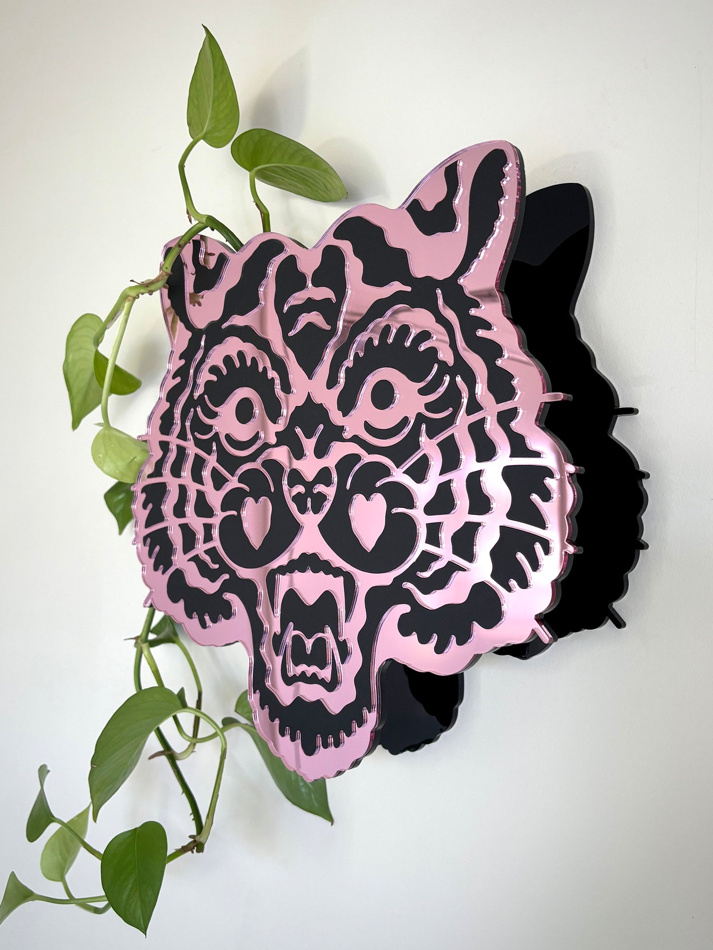 Tiger Vase (Black/Pink)