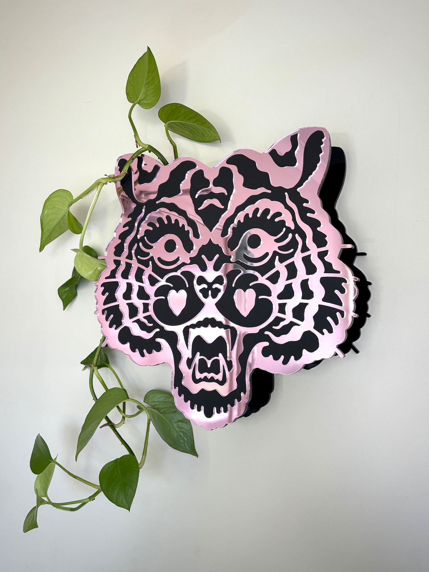 Tiger Vase (Black/Pink)