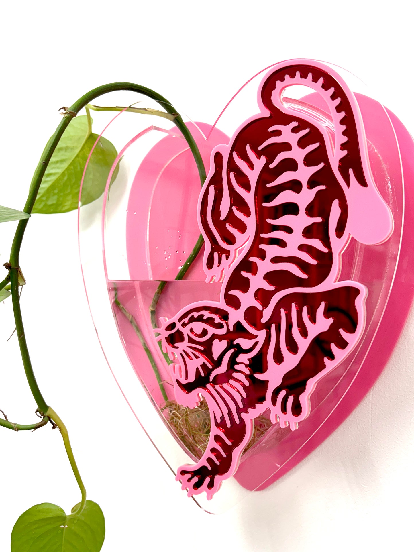 Crawling Tiger Heart Vase