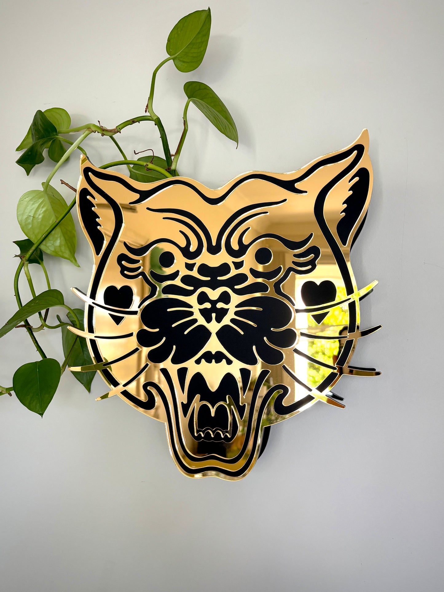 Panther Vase (Gold/Black)