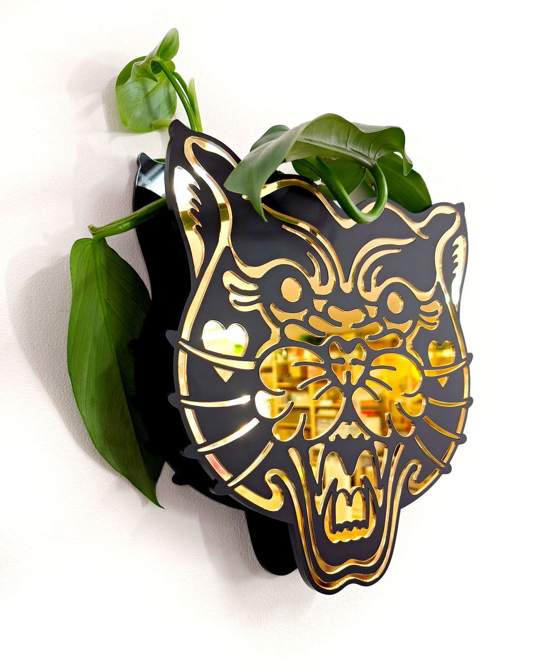 Panther Vase (Black)