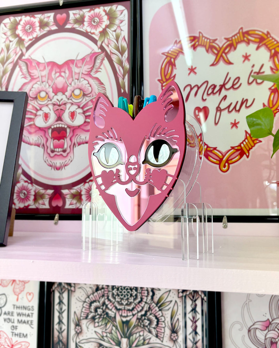 Cat Heart Vase (Mirror Face) - Ella Mobbs