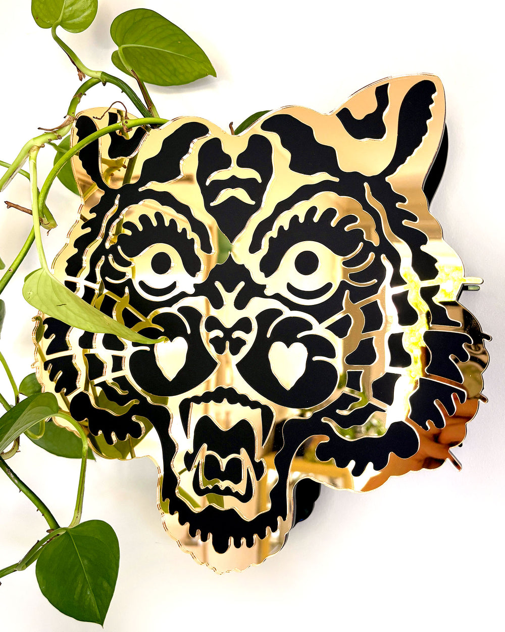 Tiger Vase (Black)