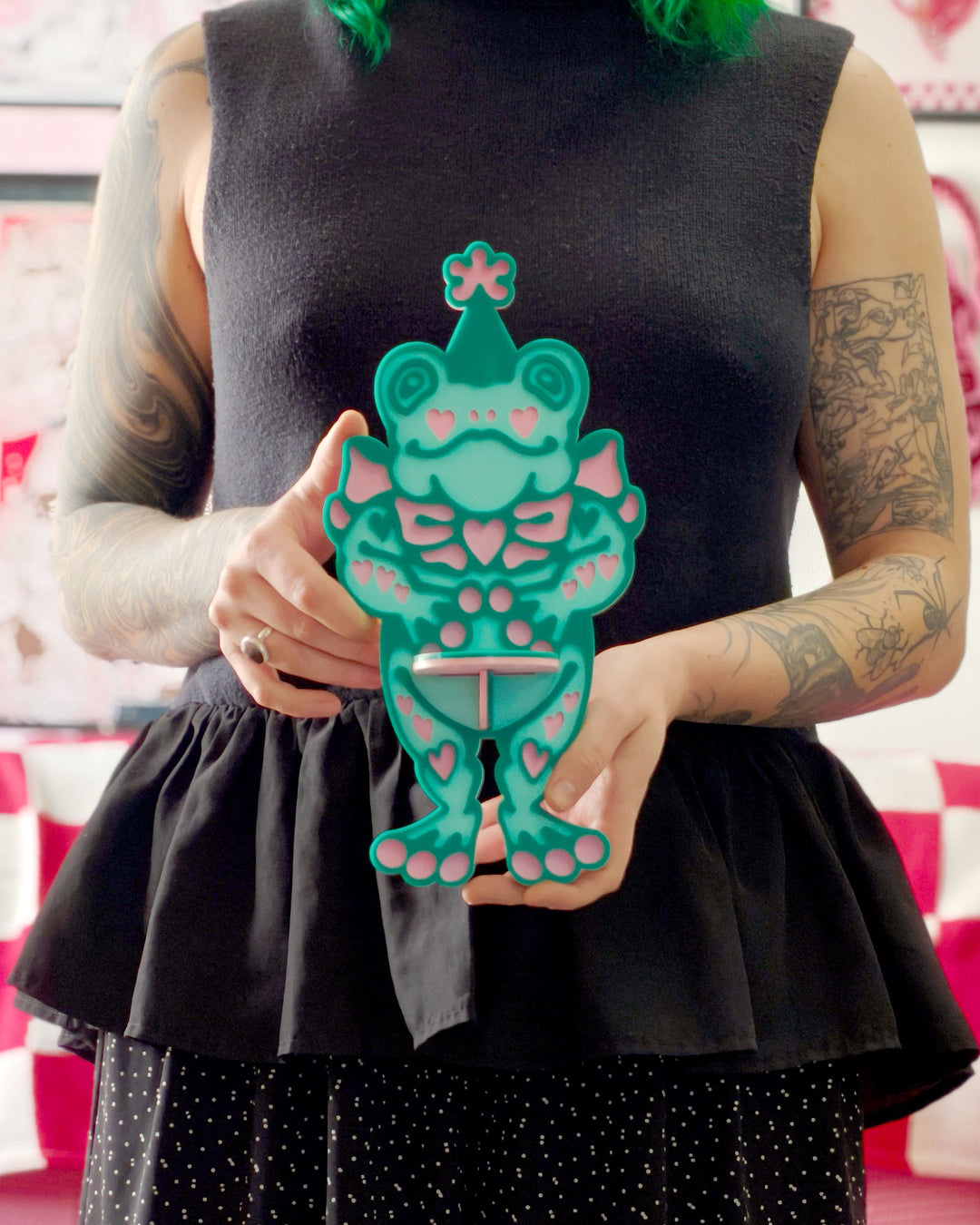 Party Frog Shelf
