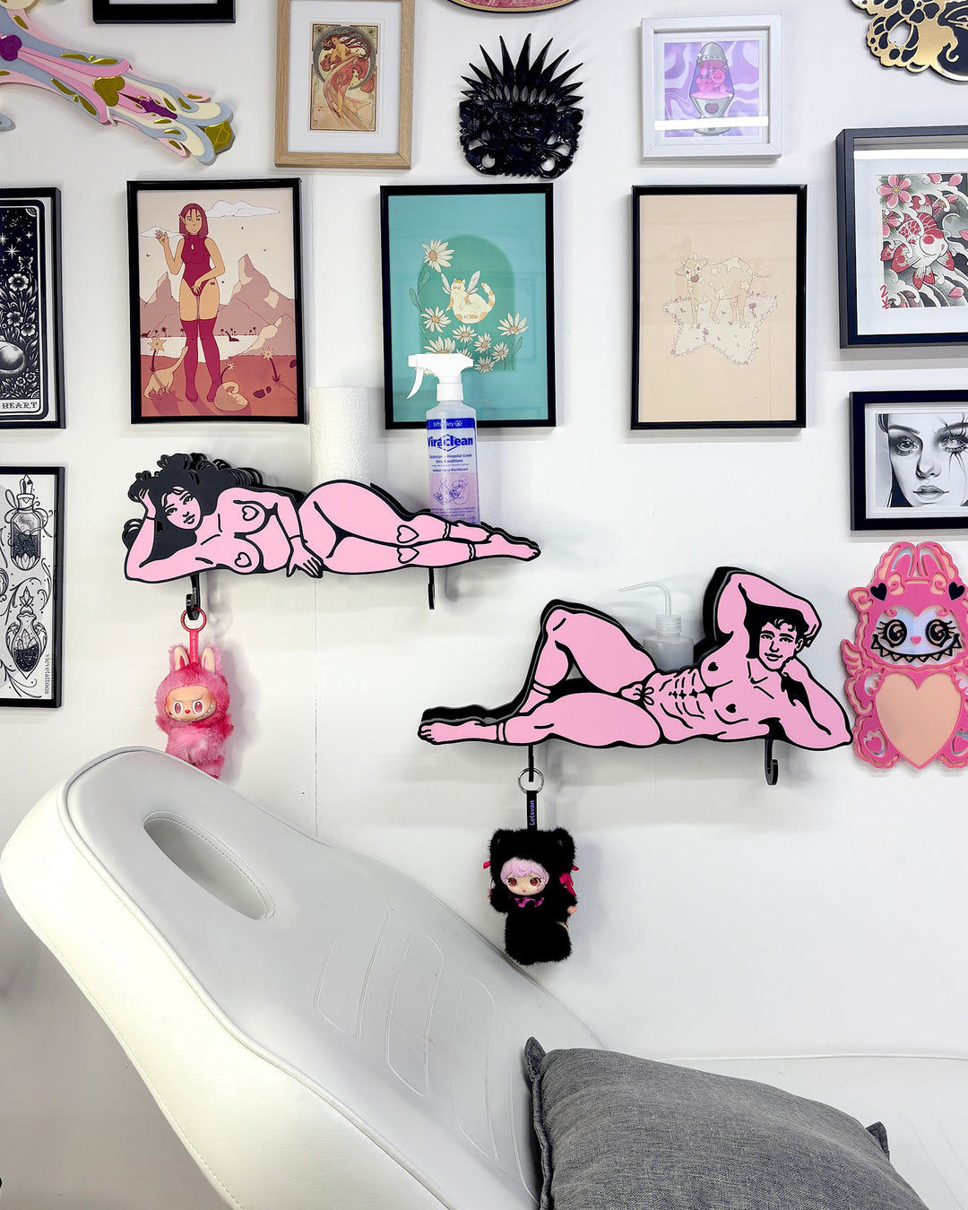 Resting Babe Shelf (Pink)