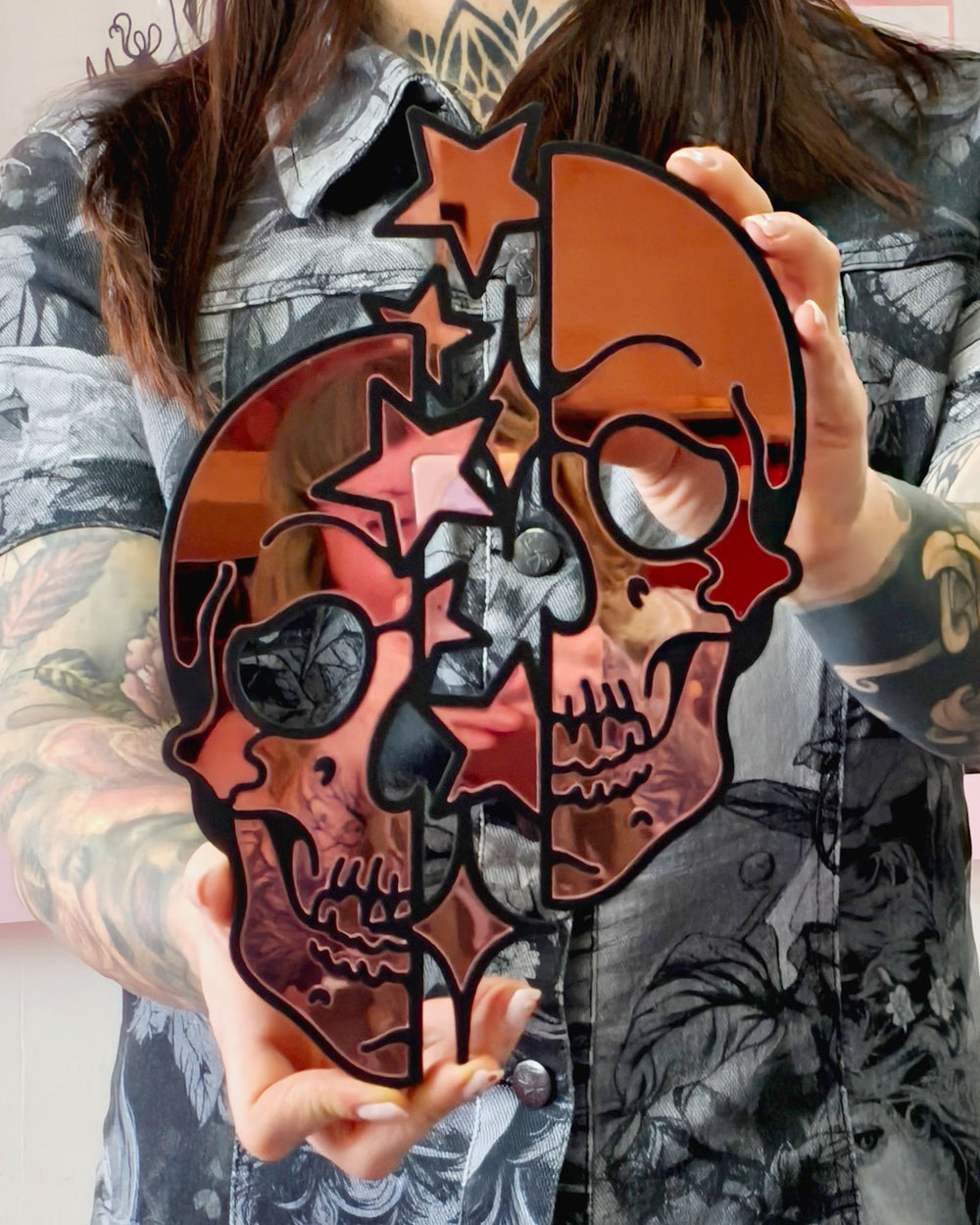 Star Skull Wall Hanging (Pink Mirror)
