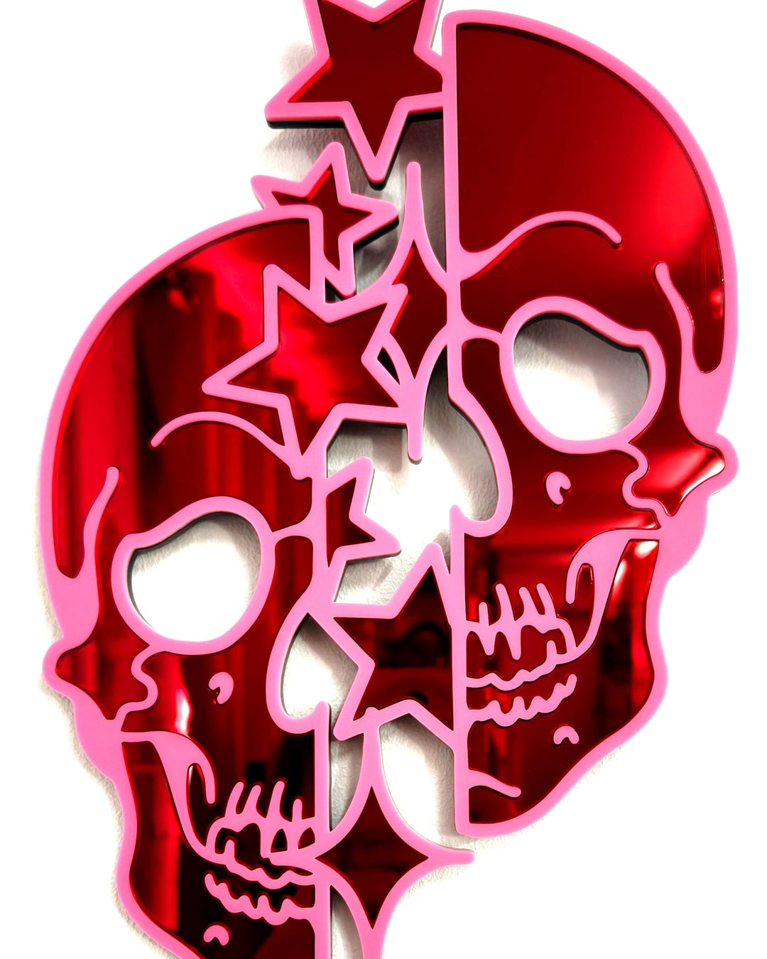 Star Skull Wall Hanging (Red Mirror)