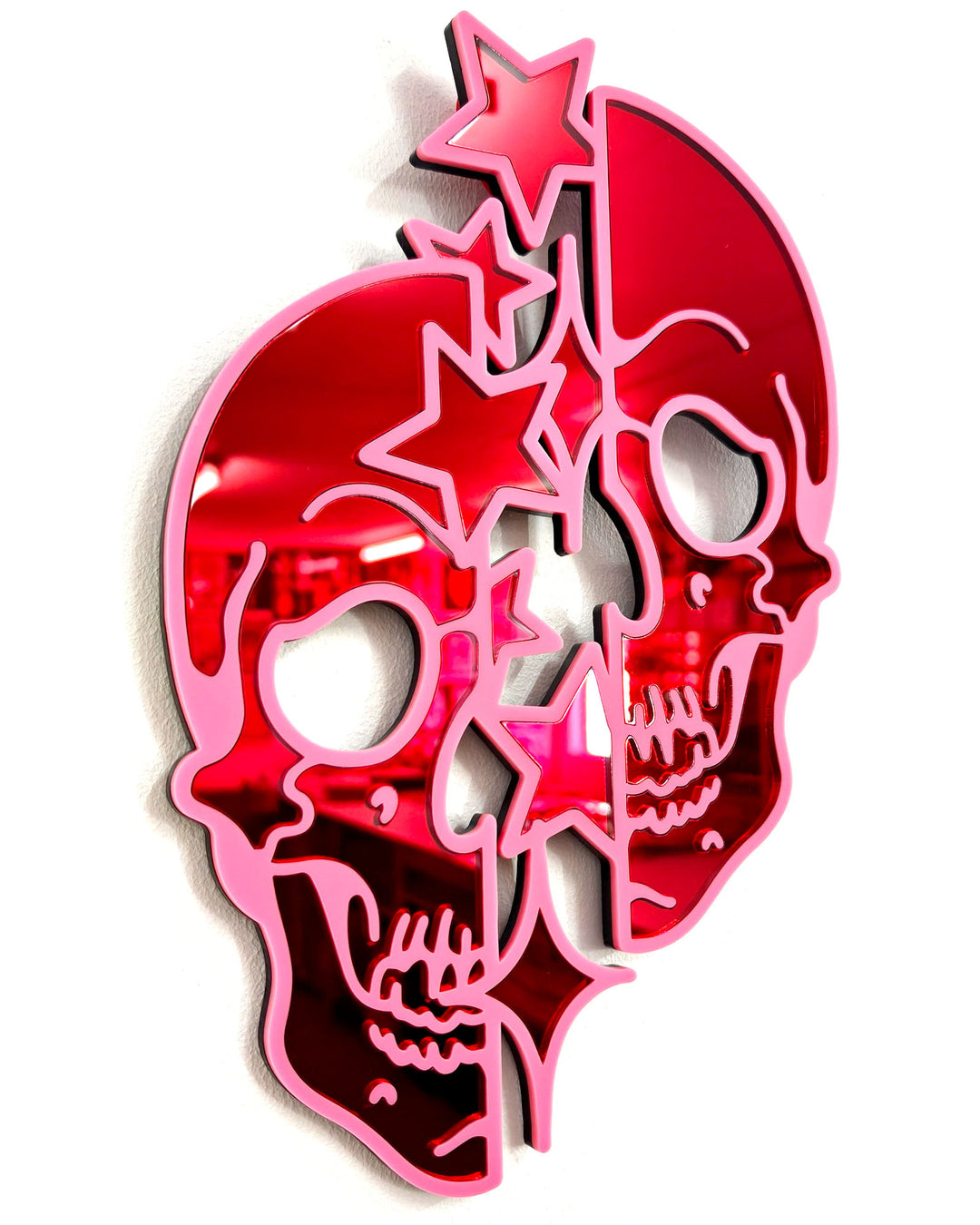 Star Skull Wall Hanging (Red Mirror)