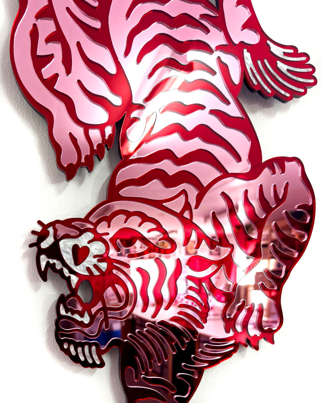 Tiger Wall Hanging (Pink Mirror)