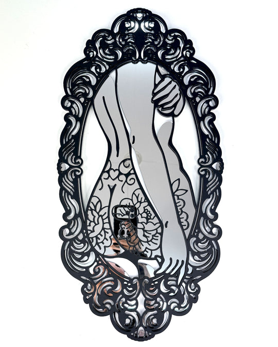 Ornate Back 60cm/23.6"